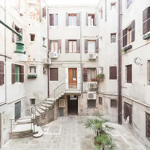 Appartement Campiello Chiesa, By Short Holidays Venise