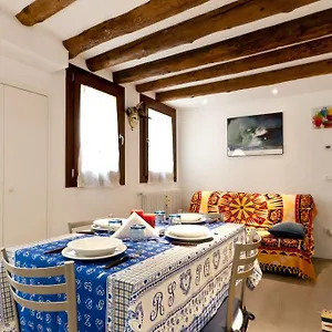 Appartement In The Heart Of Venise
