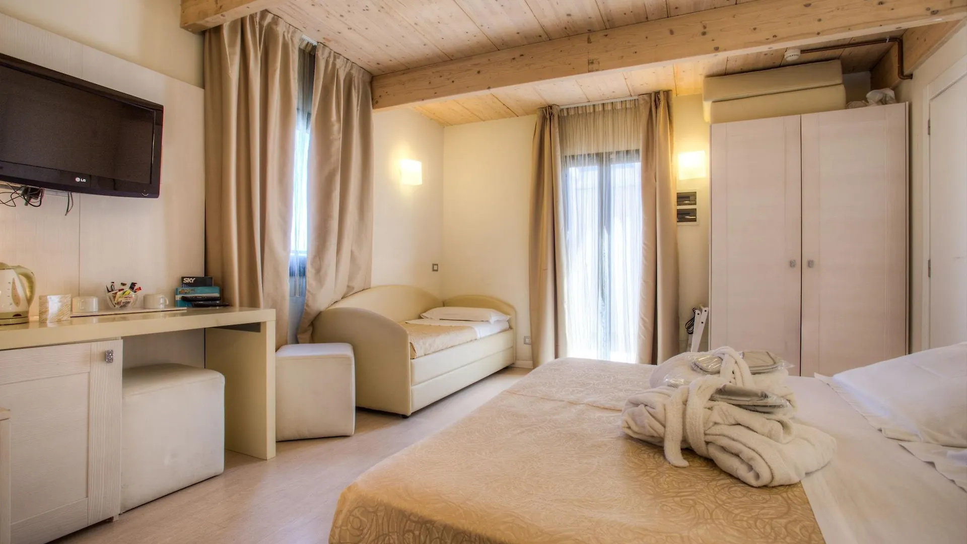 Ferretti Beach Hotel Rimini