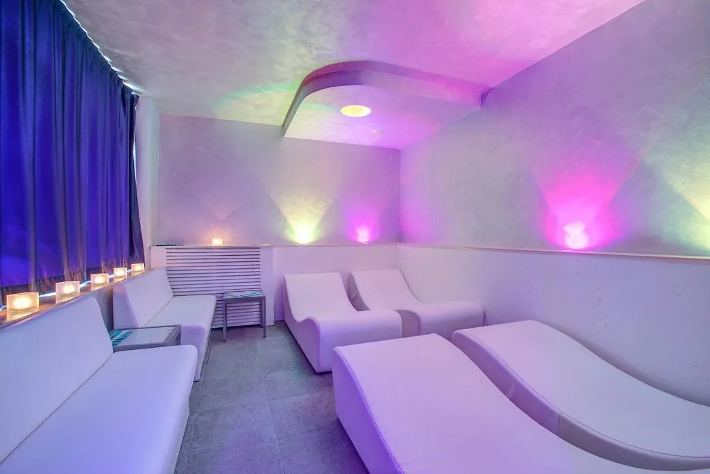 Ferretti Beach Hotel Rimini 4*,